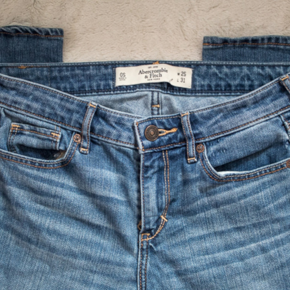 Abercrombie and Fitch Medium Wash Jeans 25W - Picture 3 of 5